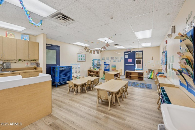 17-web-or-mls-16901-e-palisades-blvd