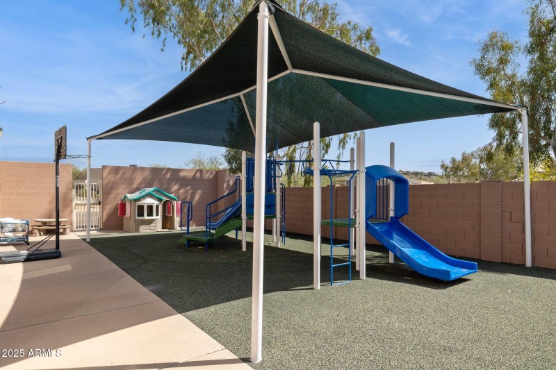 22-web-or-mls-16901-e-palisades-blvd