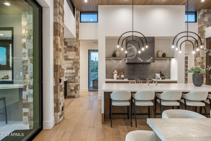 82-web-or-mls-D46A3030