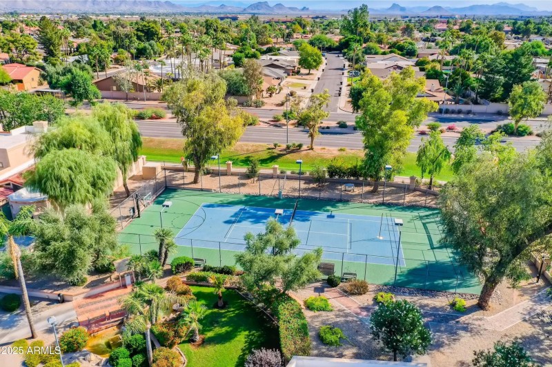 Las Palomas Community