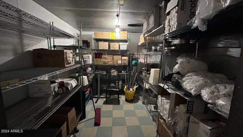 01010_blUm5XMXYto_0jm0aT_1200x900