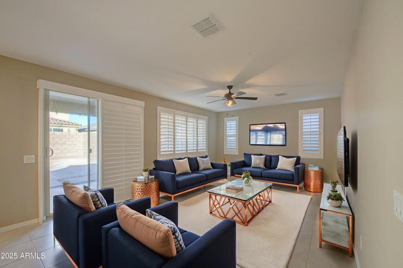 Family-Room-4 - Living Room - Modern - 2