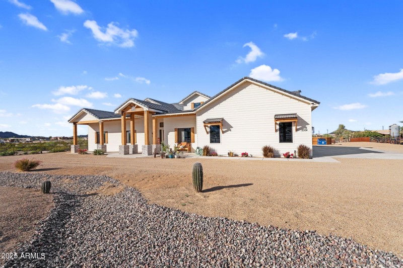 3-web-or-mls-2304 W Silverdale Rd-3