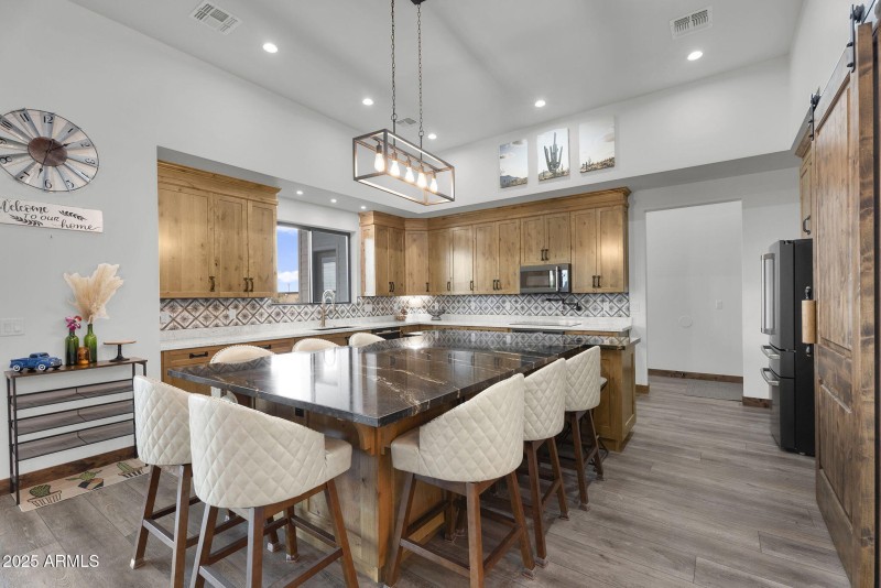 11-web-or-mls-2304 W Silverdale Rd-12