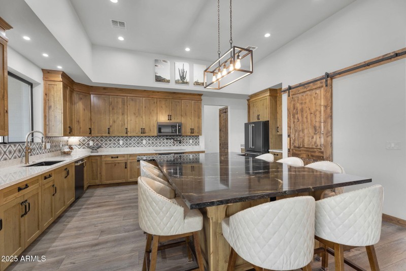 12-web-or-mls-2304 W Silverdale Rd-13