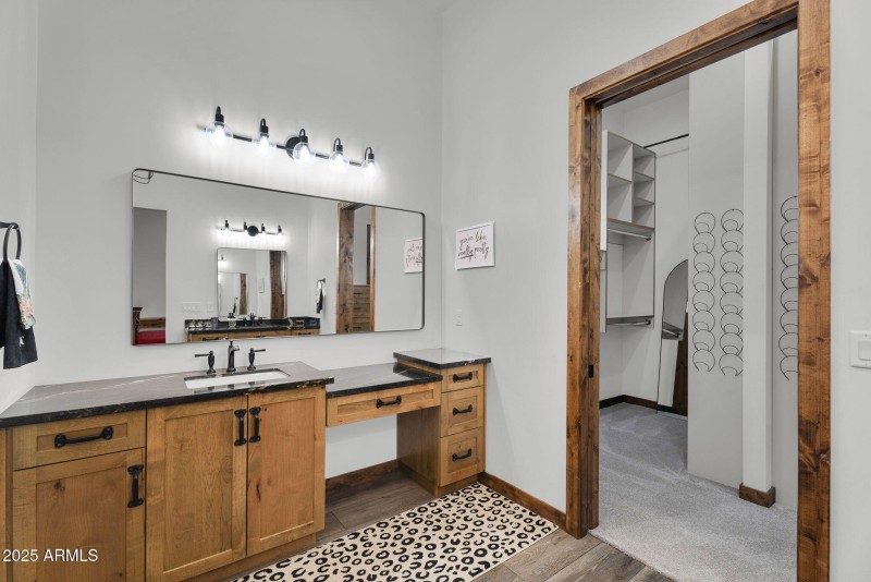 30-web-or-mls-2304 W Silverdale Rd-32