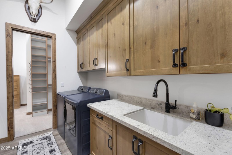 48-web-or-mls-2304 W Silverdale Rd-52