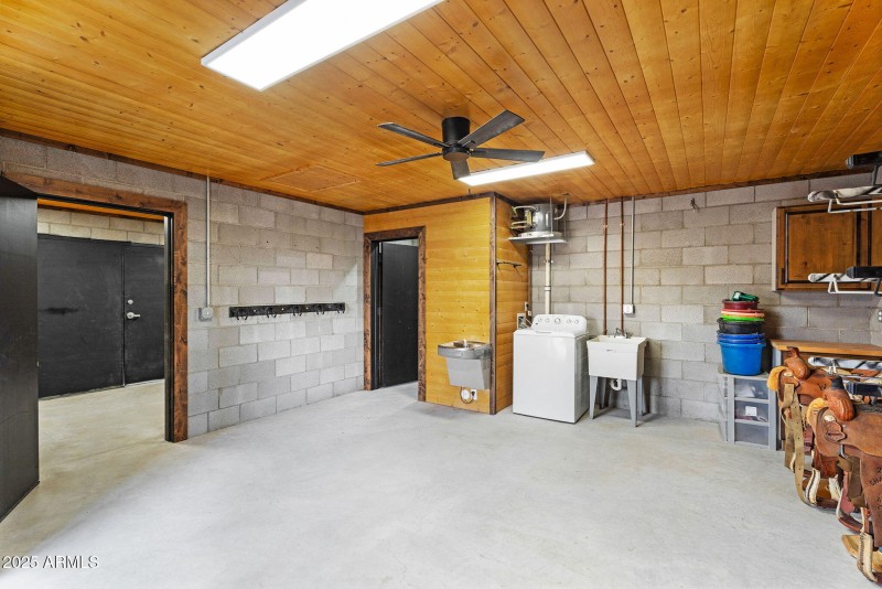 52-web-or-mls-2304 W Silverdale Rd-56