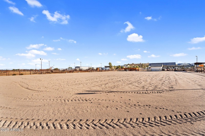 70-web-or-mls-2304 W Silverdale Rd-74