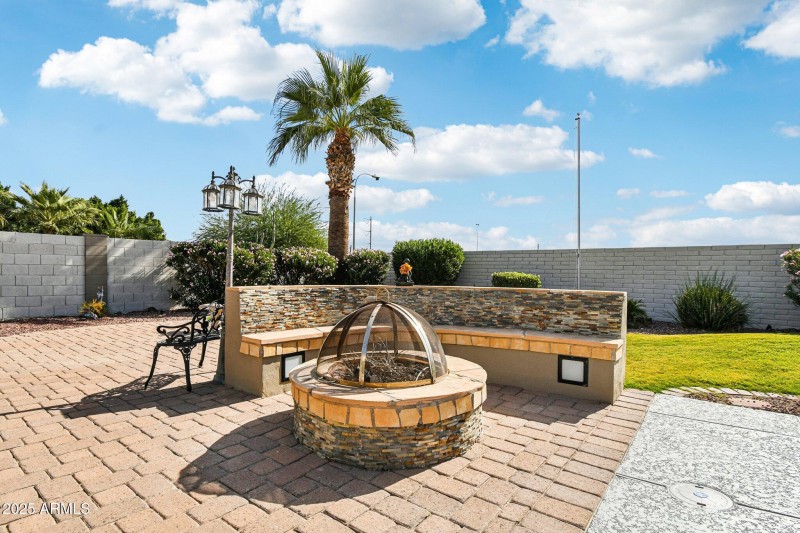 Built in seating and firepit