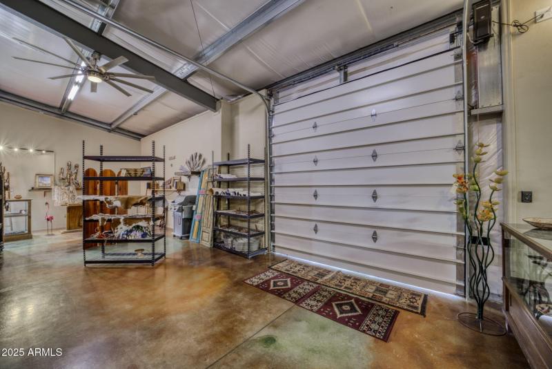 20-web-or-mls-864 W Main St-17