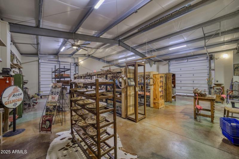 23-web-or-mls-864 W Main St-20