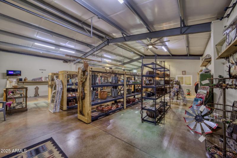 25-web-or-mls-864 W Main St-22