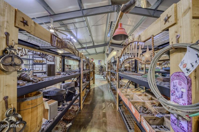 29-web-or-mls-864 W Main St-26