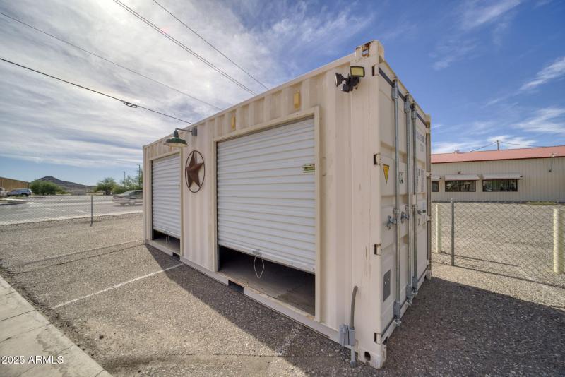 35-web-or-mls-864 W Main St-32