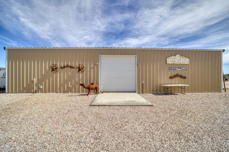 41-web-or-mls-864 W Main St-38