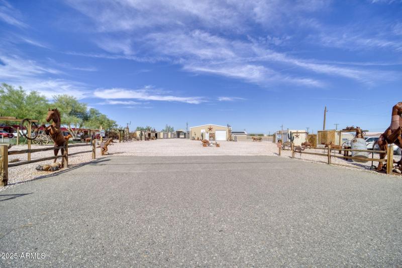 58-web-or-mls-864 W Main St-58