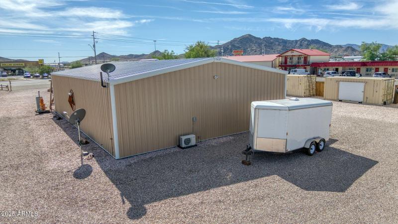 81-web-or-mls-864 W Main St-81