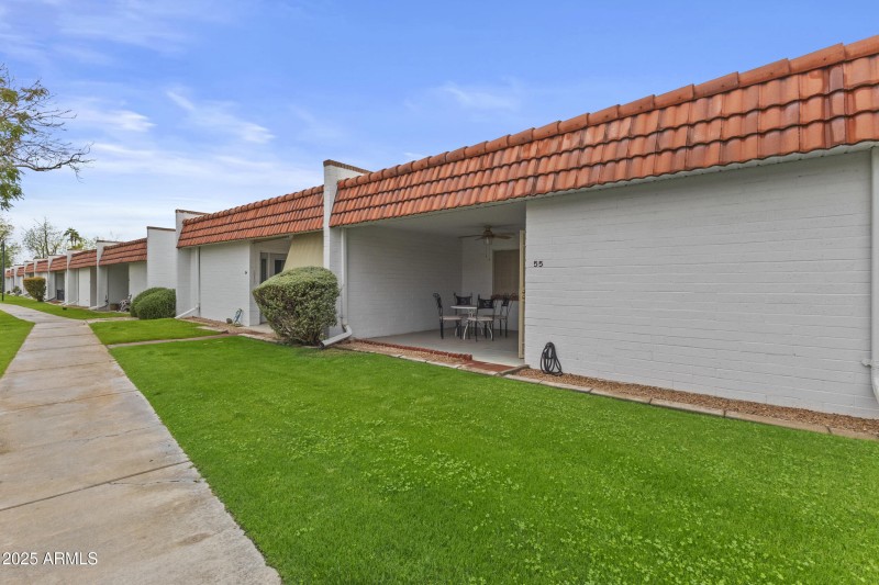 Well-maintained Neighborhood