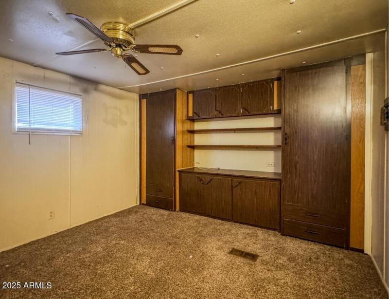 ROAD RUNNER ESTATE Bdrm 1