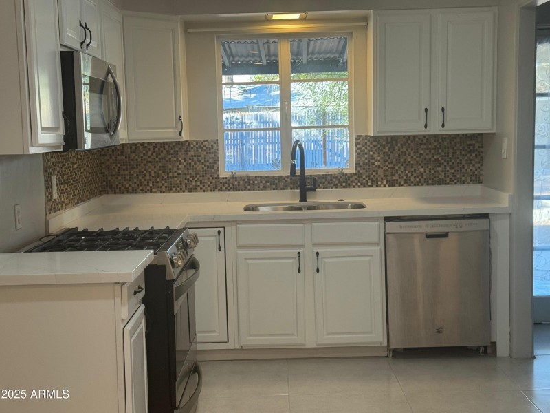 acde7afc-66a1-43ca-b99f-584b5282b396