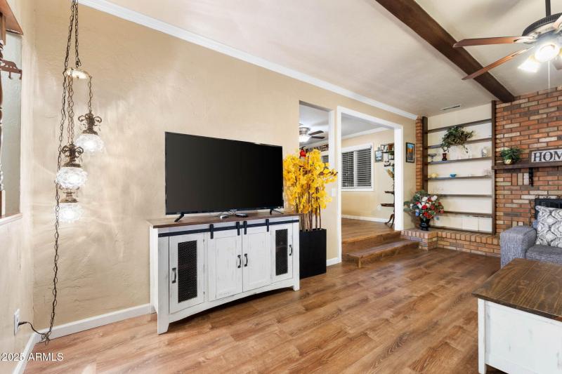 14-Living Room TW (5)