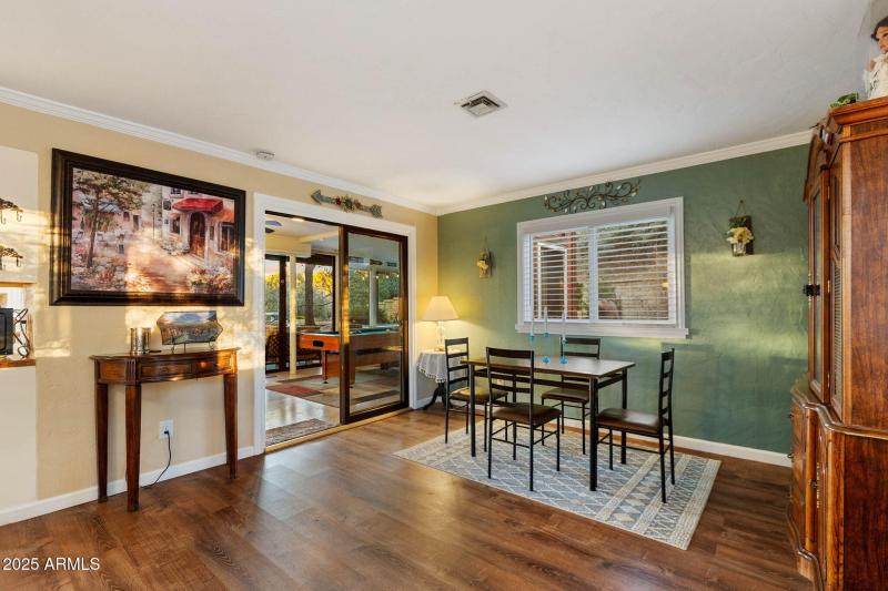 23-Dining Room TW (2)