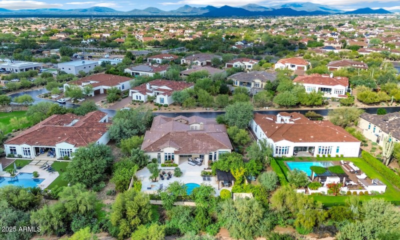 5413 E Juniper Cyn Dr-large-041-009-5413