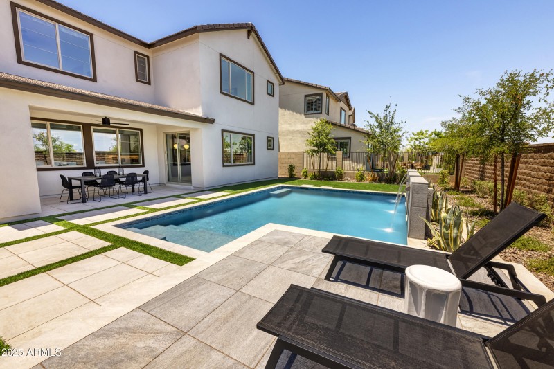 WC Backyards Vireo and Gannet Laurel 057