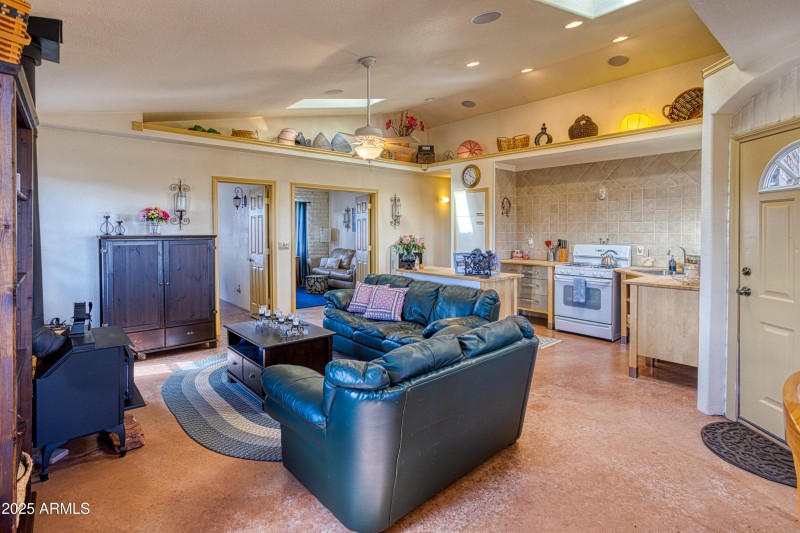 PAX_8492_AuroraHDR2019-edit