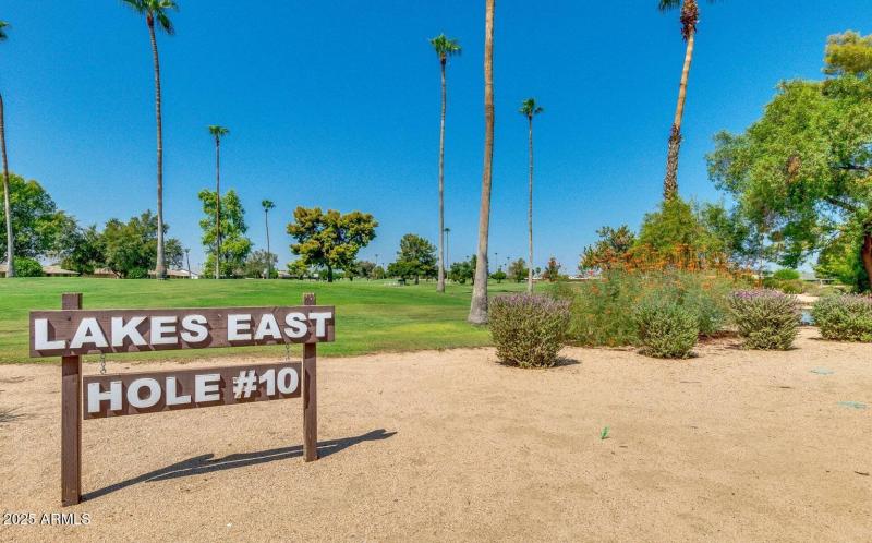 Sun City Lakes Golfing