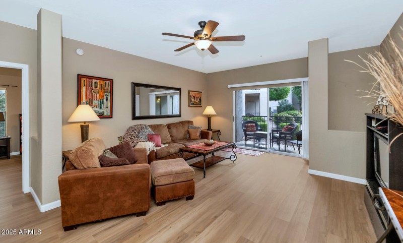 14145 N 92nd St-large-005-012-TOD1739-15