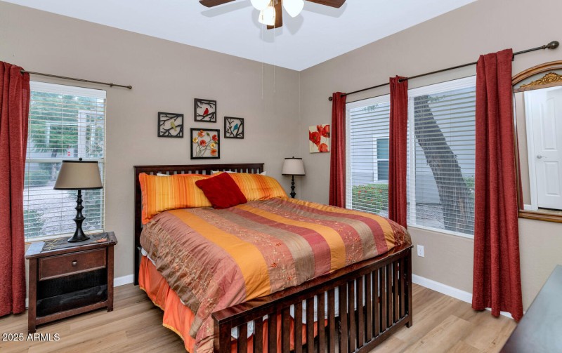 14145 N 92nd St-large-013-019-TOD1735-15