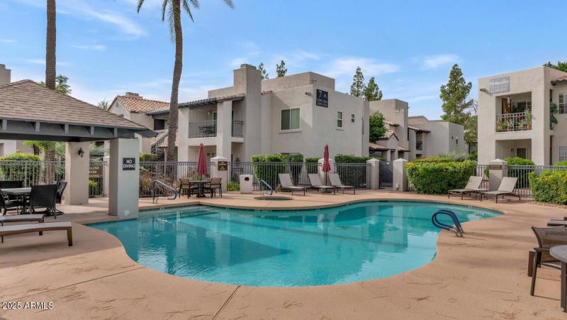 14145 N 92nd St-large-023-010-TOD1755-15