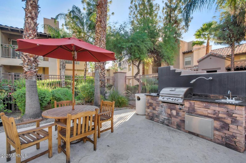 14145 N 92nd St-large-024-003-TOD 0739-1