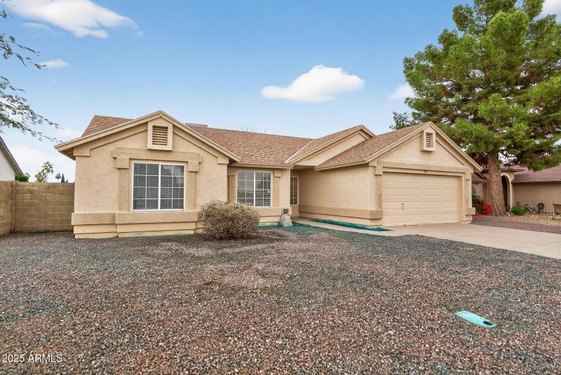 02_907_N_Falcon_Dr2_mls[1]