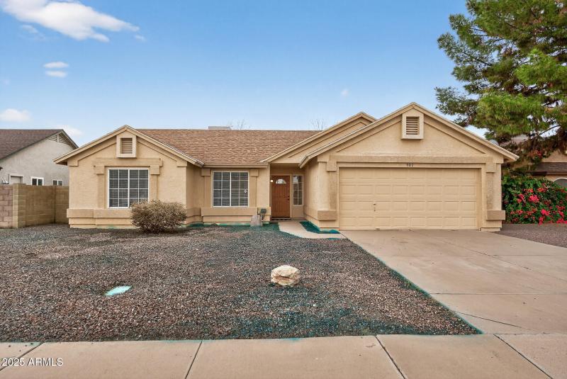 06_907_N_Falcon_Dr6_mls[1]