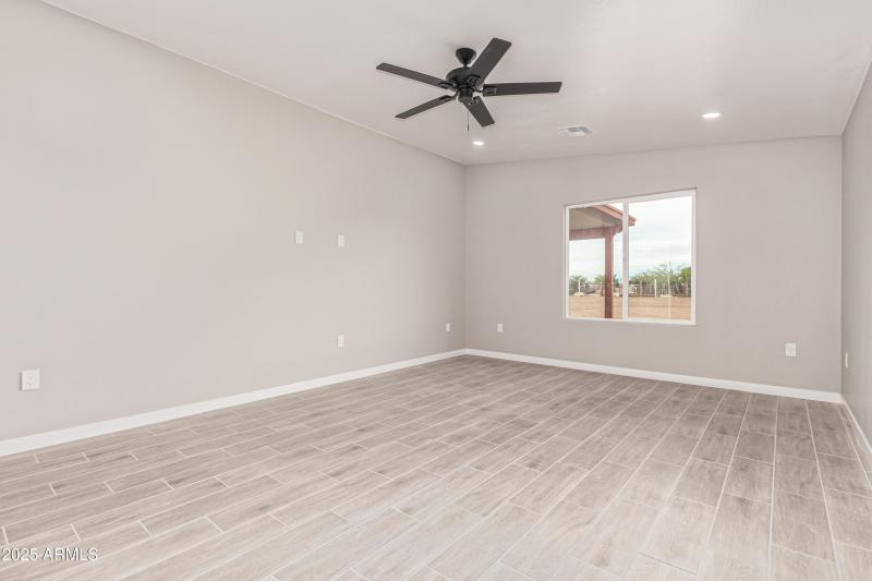 130 S 352nd Dr Tonopah, AZ 85354