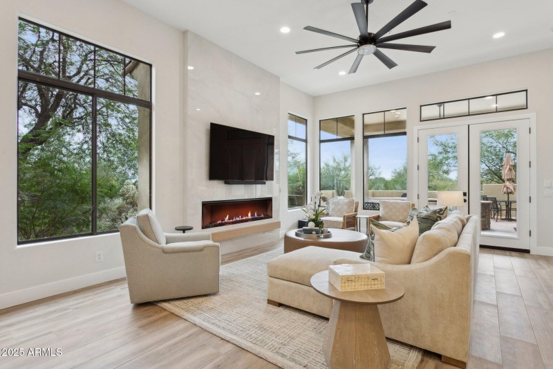 Floor to Ceiling Windows