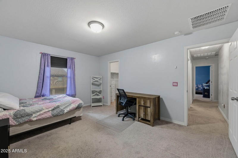 44-web-or-mls-45433 W Sandhill Rd-44