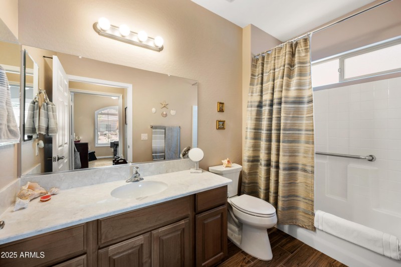 SC484 Guest Bathroom