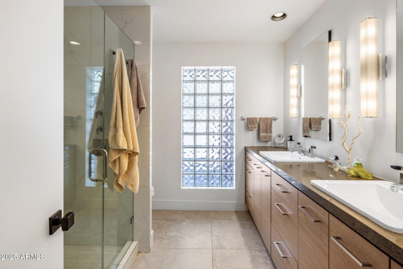 21-web-or-mls-D46A10264 copy