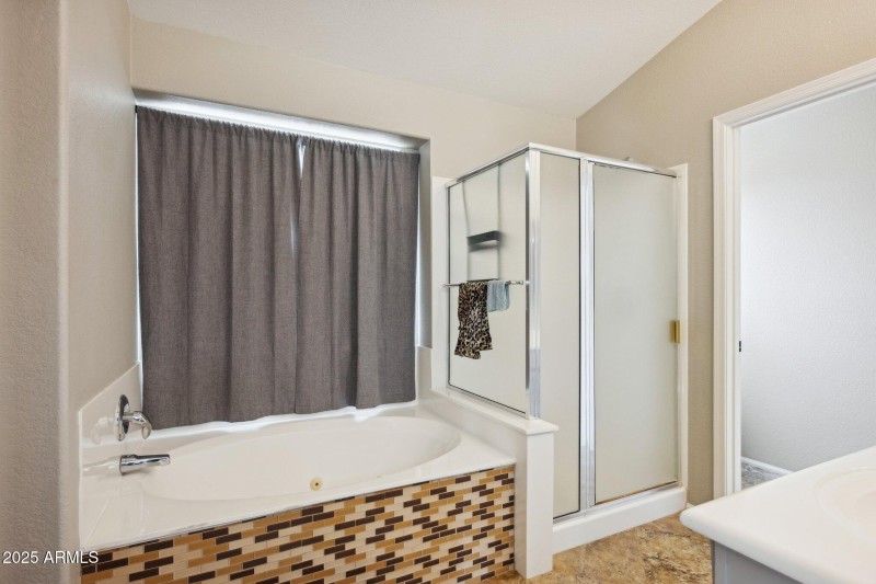 29-web-or-mls-41919-colby-dr