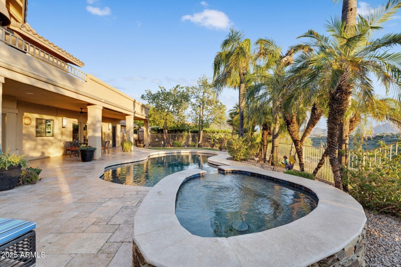 Backyard – Spa & Patio