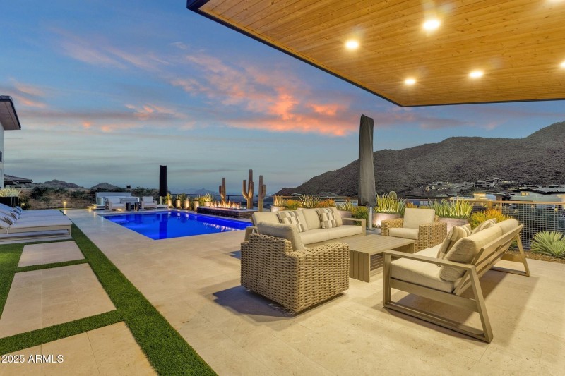 015_Entertaining Patio Lights II