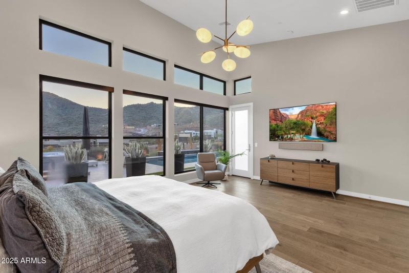 025_Primary Bedroom II