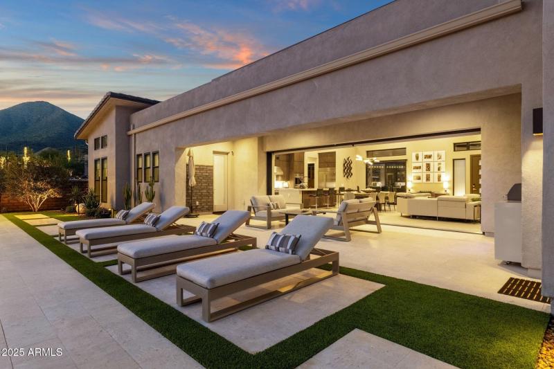 047_Back Of House II