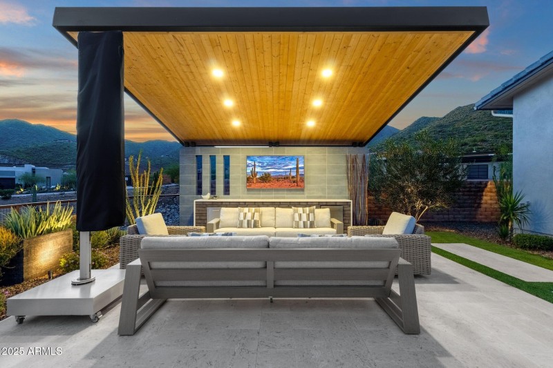 050_Covered Outdoor Entertaining II