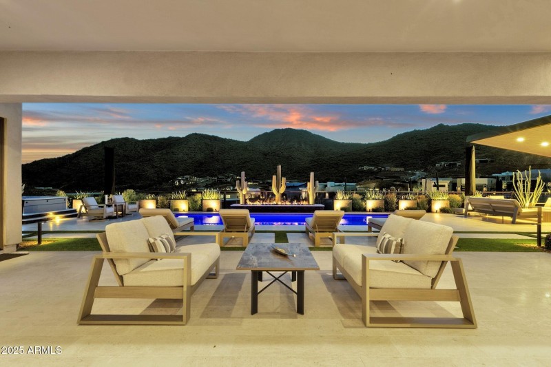 059_Covered Patio Lights