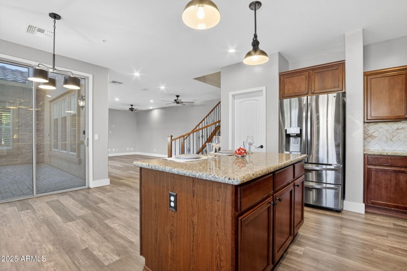 11-web-or-mls-031_a4m_CM